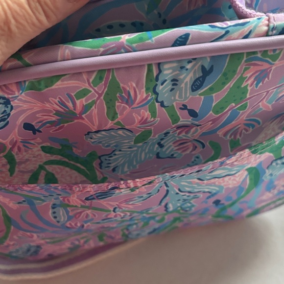 Lilly Pulitzer Vibrant Floral Insulated Lunch Bag- Secret Escape Print - Picture 8 of 12